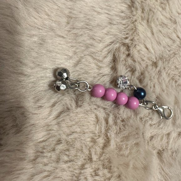 Zipper Pull - Picture 1 of 1